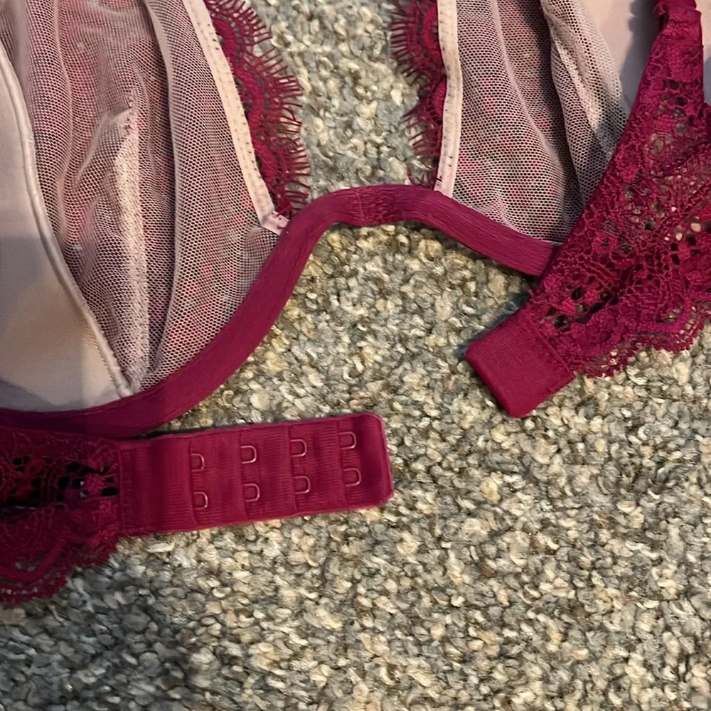 Victoria’s Secret Very Sexy Unlined Plunge Push-up without padding Lace Bra 34C - Picture 11 of 11